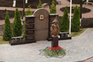 Памятник герою Отечественной войны 1812 года генерал-лейтенанту Чоглокову